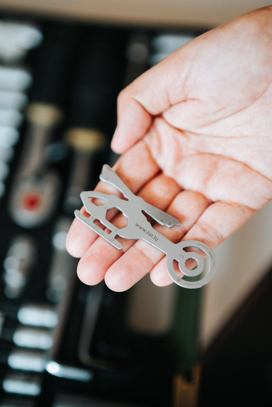 Multifuntional LAR key tool